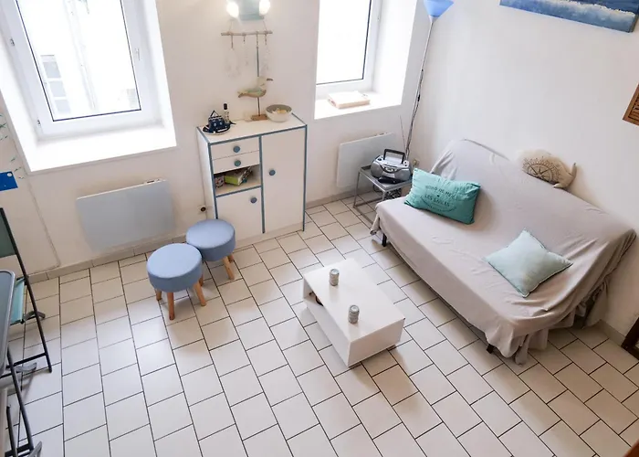 Idealement Situe A Deux Pas Du Port De Peche ! *