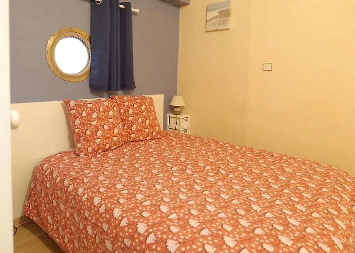 Idealement Situe A Deux Pas Du Port De Peche ! * Les Sables-dʼOlonne