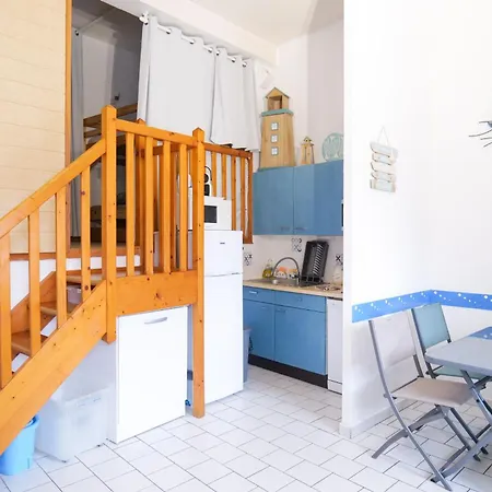 Idealement Situe A Deux Pas Du Port De Peche ! Apartment *