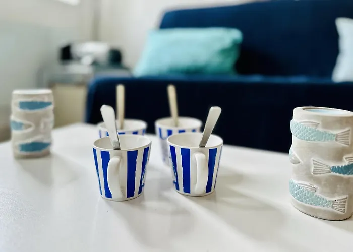 Idéalement Situé à Deux Pas Du Port De Pêche ! Les Sables-dʼOlonne